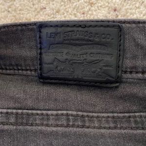 Black wash Levi’s skinny jeans